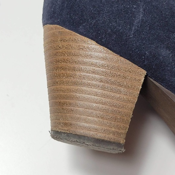 Stylish DIBA Sandra short ankle heeled booties, blue suede, womens 8 - Picture 6 of 9